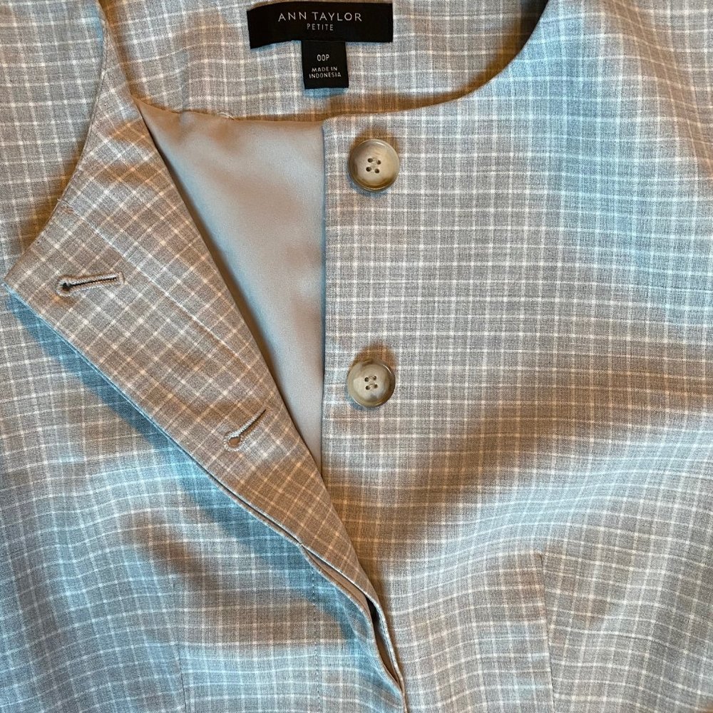 Petite Crewneck Jacket In Graph Check In Grey - Picture 4 of 6